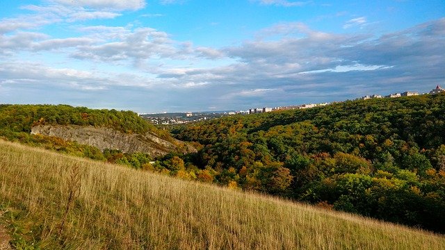 Autem z pražské půjčovny nemusíte jezdit nikam daleko, protože i Praha je krásná